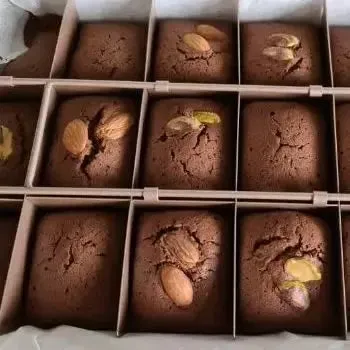 CakeyBakey - Baking pan with dividers